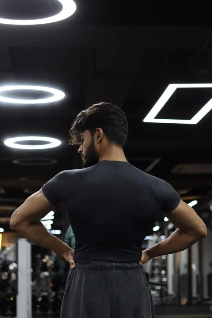 Onifit Compression Combo — Black & White (Half Sleeve)